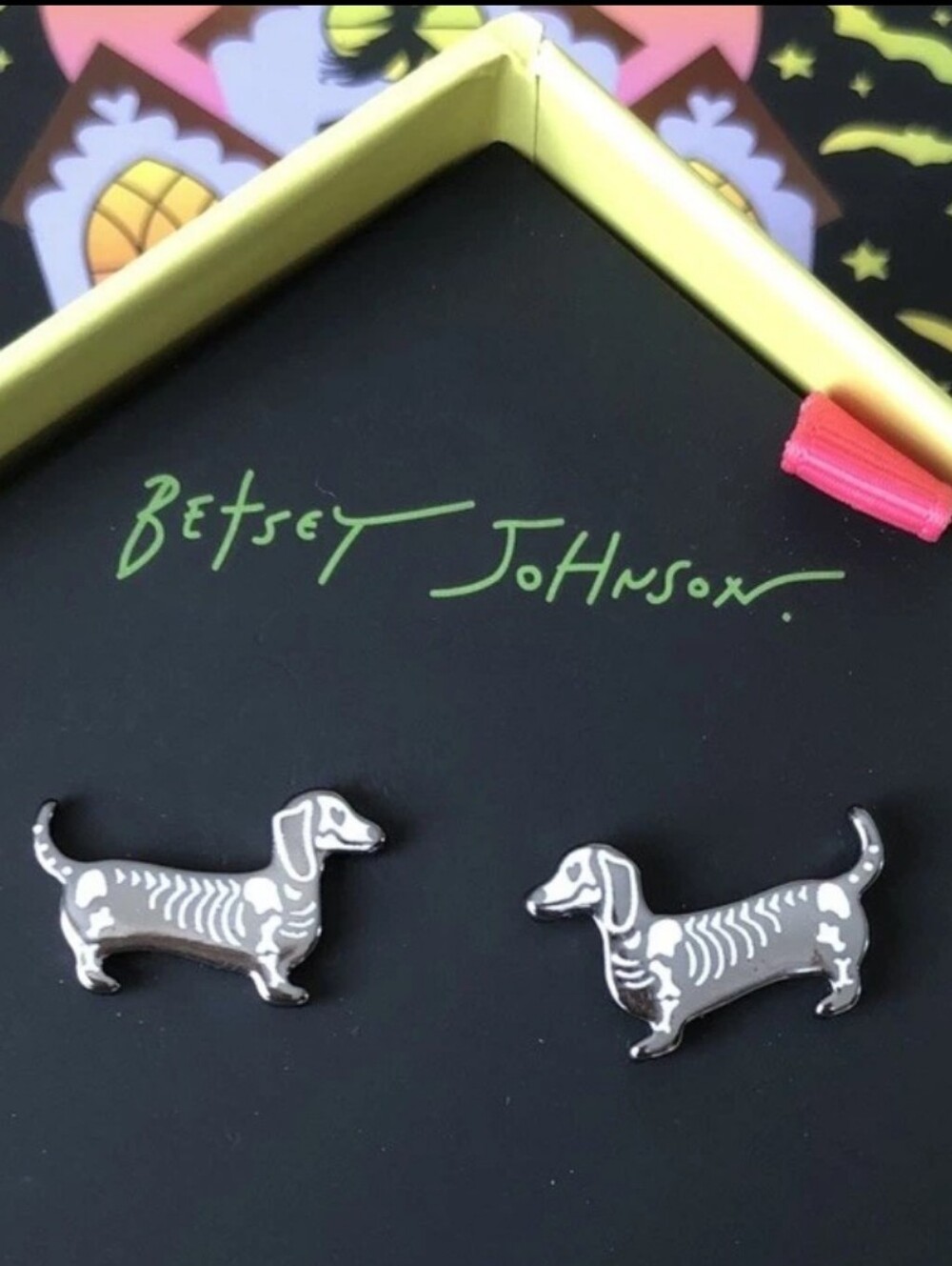 Betsey Johnson-Dachshund Skeleton 🏴☠️ Stud Earrings🖤